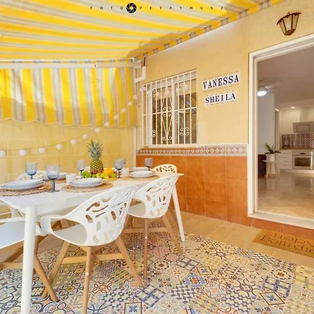 בית נופש Casa Torre Y Sol With Big Terrace & Swimming Pool טורבייחה